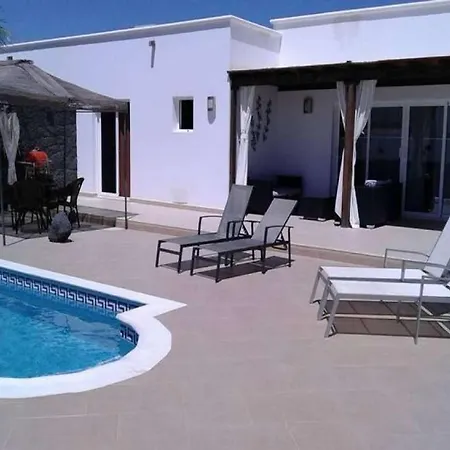 Playa Blanca Sleeps 6 Pool Wifi *