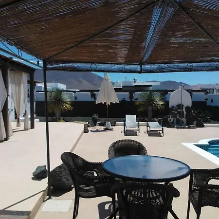 Playa Blanca Sleeps 6 Pool Wifi Willa