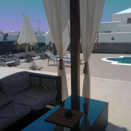 Βίλα Playa Blanca Sleeps 6 Pool Wifi *